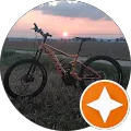 Fahrrad vor Sonnenuntergang in der Landschaft